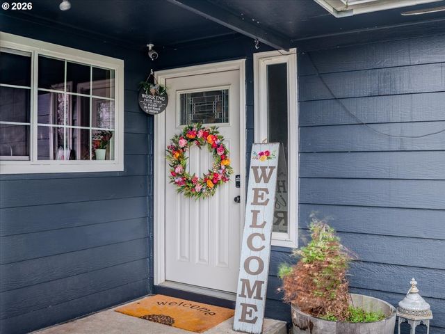 889 45TH Ave Ne, Salem, OR 97301