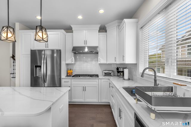 16 Hunting Ridge Lane, Bethel, CT 06801