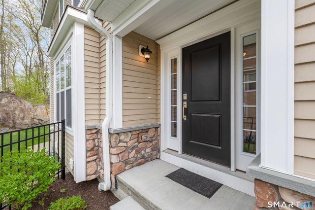 16 Hunting Ridge Lane, Bethel, CT 06801