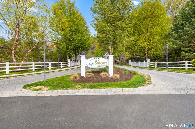 16 Hunting Ridge Lane, Bethel, CT 06801