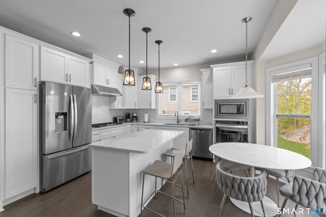 16 Hunting Ridge Lane, Bethel, CT 06801