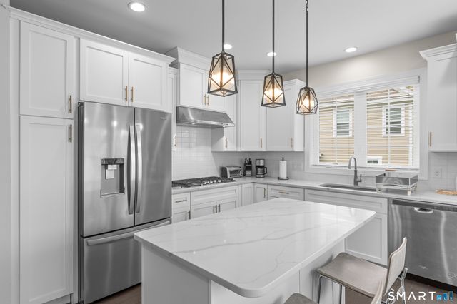 16 Hunting Ridge Lane, Bethel, CT 06801