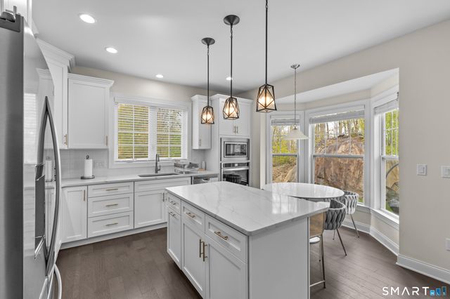 16 Hunting Ridge Lane, Bethel, CT 06801