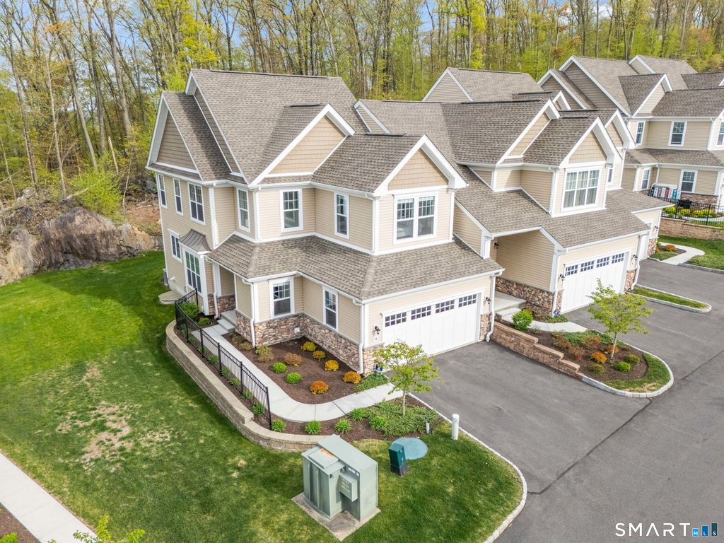 16 Hunting Ridge Lane, Bethel, CT 06801