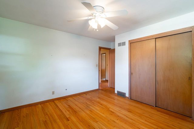 521 N 105th STREET, Wauwatosa, WI 53226