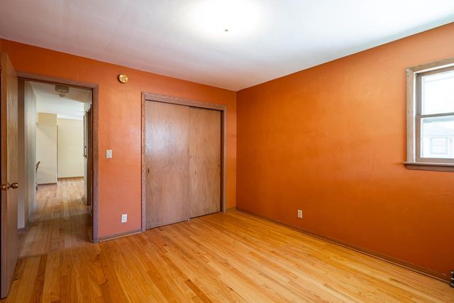 521 N 105th STREET, Wauwatosa, WI 53226