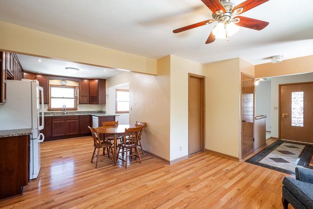 521 N 105th STREET, Wauwatosa, WI 53226