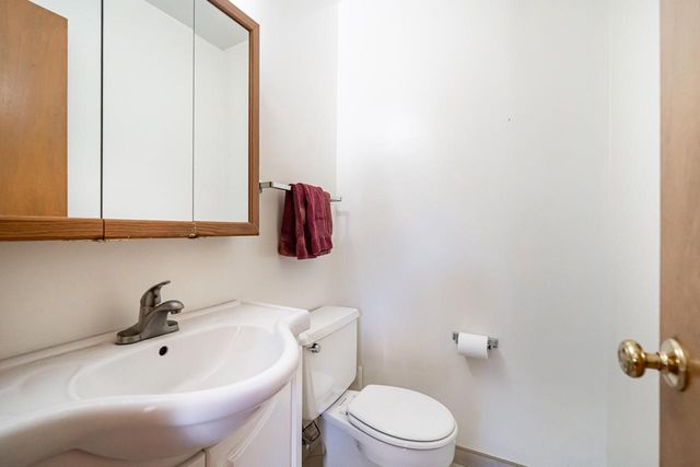 521 N 105th STREET, Wauwatosa, WI 53226