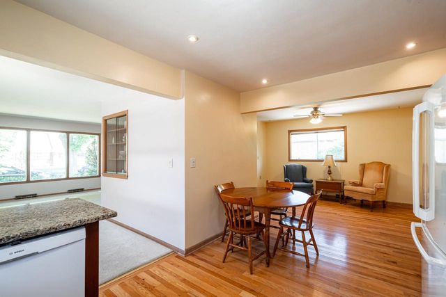 521 N 105th STREET, Wauwatosa, WI 53226