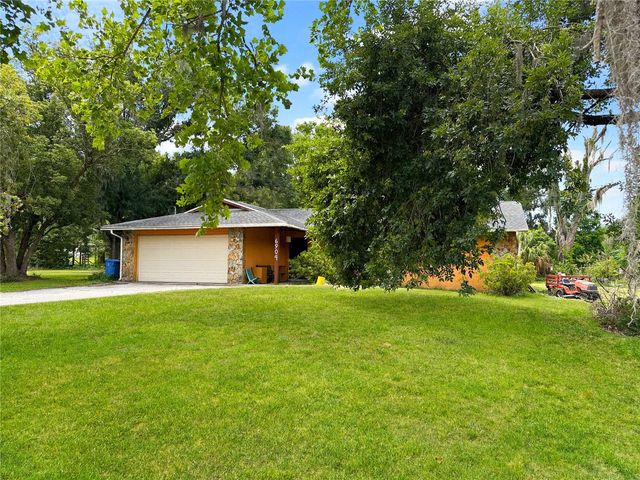 6904 WILLIAMS ROAD, Seffner, FL 33584