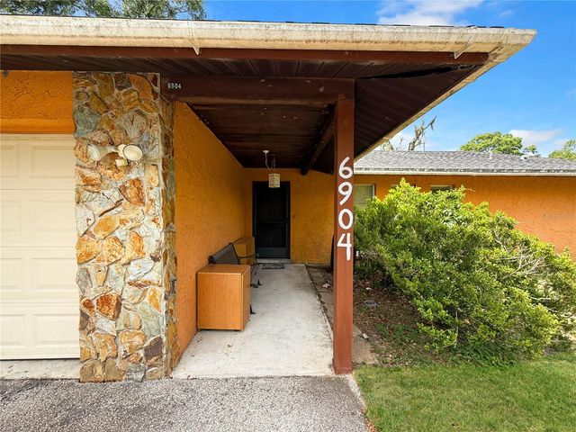 6904 WILLIAMS ROAD, Seffner, FL 33584