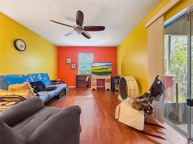6904 WILLIAMS ROAD, Seffner, FL 33584