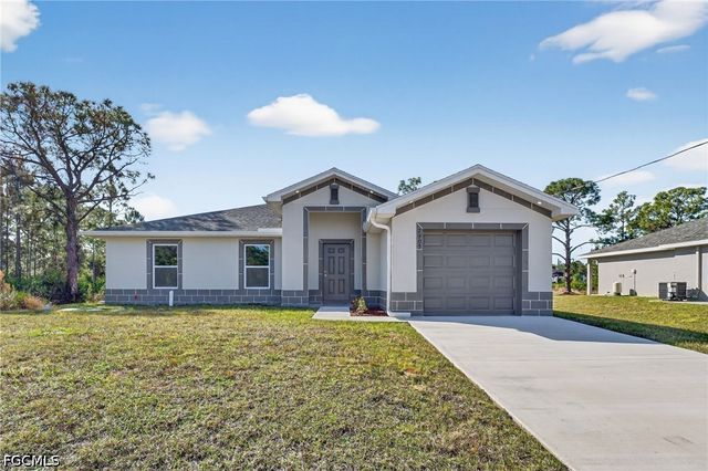 2905 38th ST W, Lehigh Acres, FL 33971