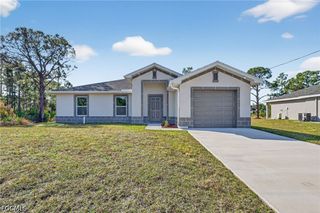 2905 38th ST W, Lehigh Acres, FL 33971