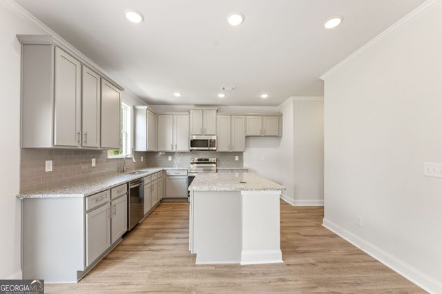 7376 ROCKLIN Lane, Flowery Branch, GA 30542