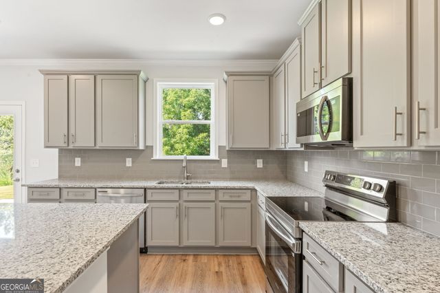 7376 ROCKLIN Lane, Flowery Branch, GA 30542