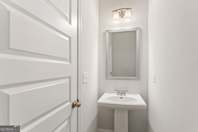 7376 ROCKLIN Lane, Flowery Branch, GA 30542