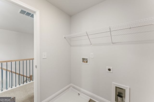 7376 ROCKLIN Lane, Flowery Branch, GA 30542
