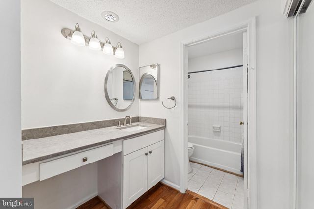 3152-B COVEWOOD CT, Falls Church, VA 22042