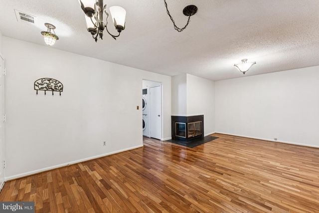 3152-B COVEWOOD CT, Falls Church, VA 22042