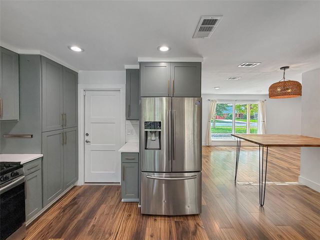 9708 Parkfield DR, Austin, TX 78758