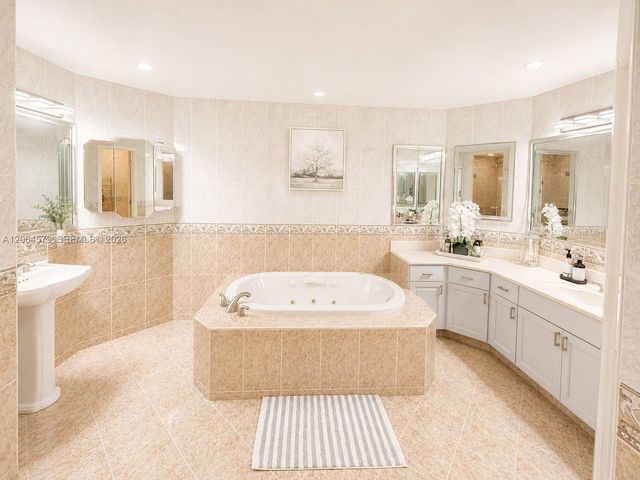 18758 NW 78th Pl, Hialeah, FL 33015
