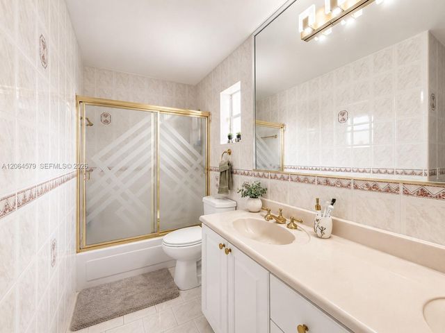 18758 NW 78th Pl, Hialeah, FL 33015