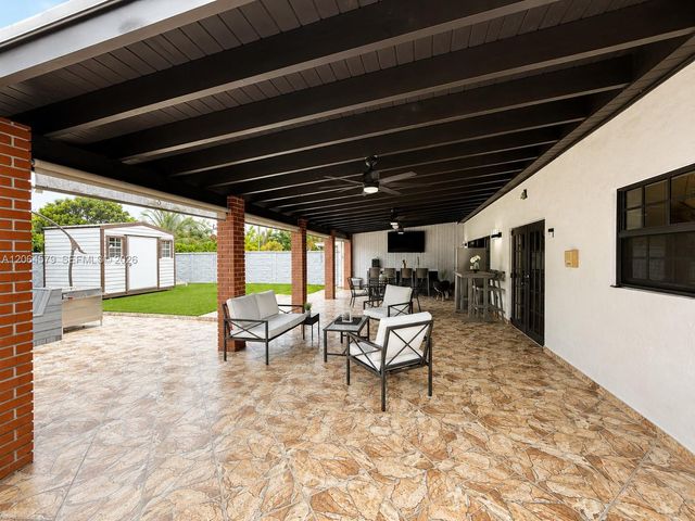 18758 NW 78th Pl, Hialeah, FL 33015