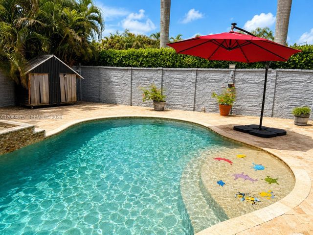 18758 NW 78th Pl, Hialeah, FL 33015