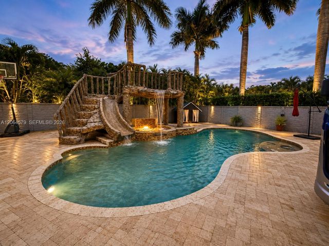 18758 NW 78th Pl, Hialeah, FL 33015