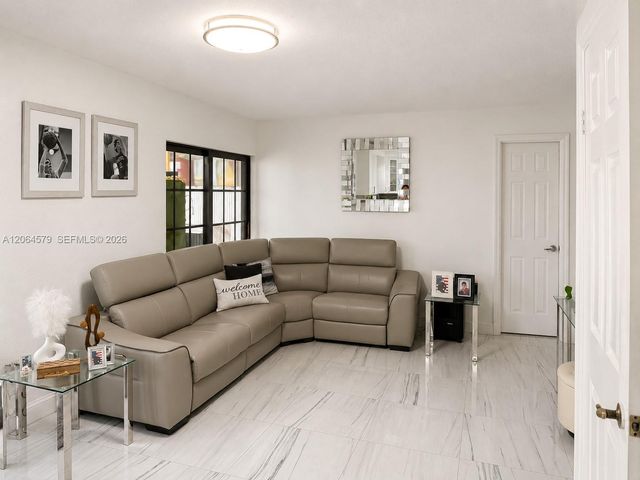 18758 NW 78th Pl, Hialeah, FL 33015