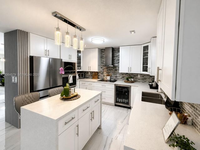 18758 NW 78th Pl, Hialeah, FL 33015