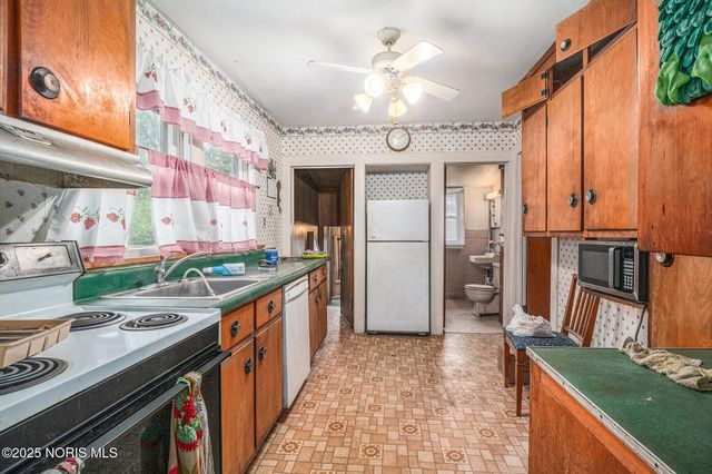 6237 Dorr Street, Toledo, OH 43615