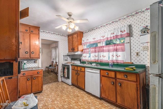 6237 Dorr Street, Toledo, OH 43615