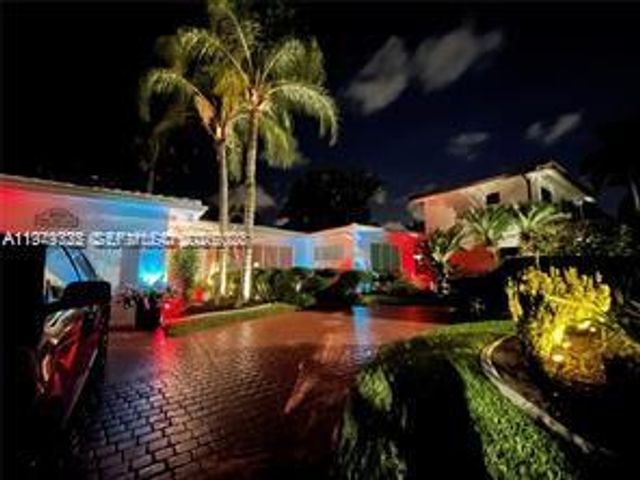 1070 N Shore Dr, Miami Beach, FL 33141