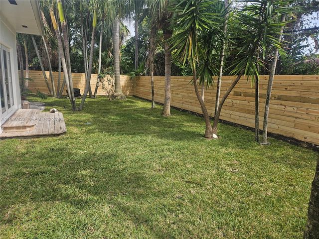 1070 N Shore Dr, Miami Beach, FL 33141