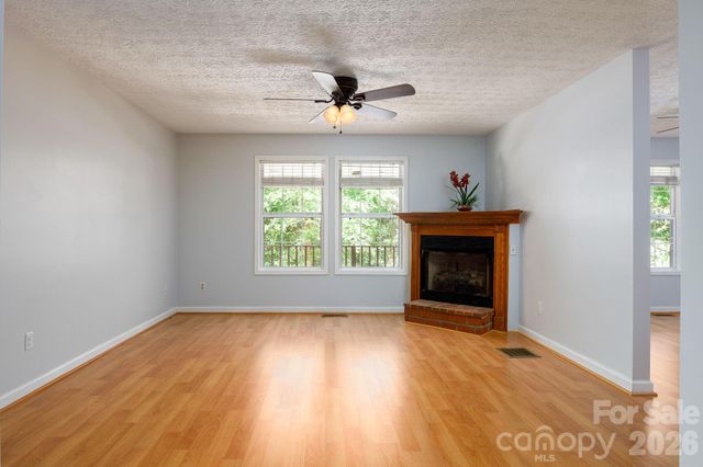 135 Brookhaven Lane, Advance, NC 27006
