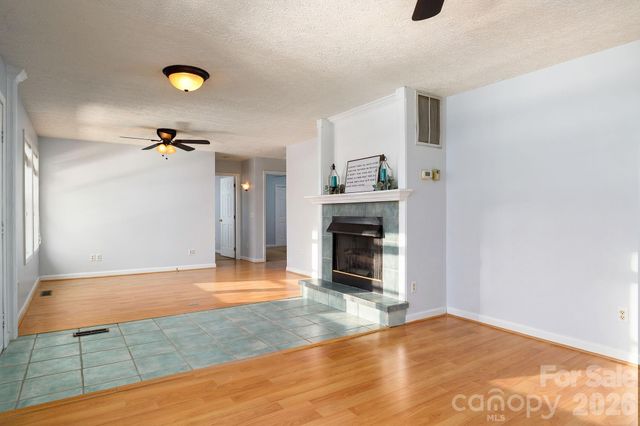 135 Brookhaven Lane, Advance, NC 27006