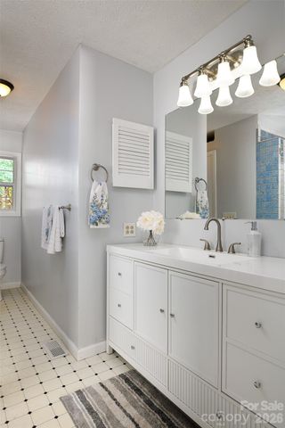 135 Brookhaven Lane, Advance, NC 27006