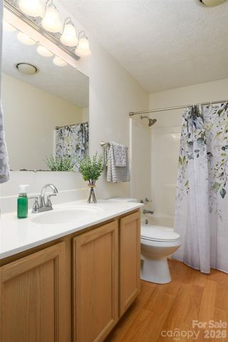135 Brookhaven Lane, Advance, NC 27006