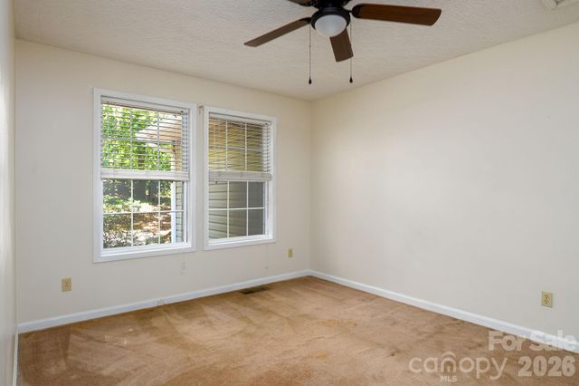 135 Brookhaven Lane, Advance, NC 27006