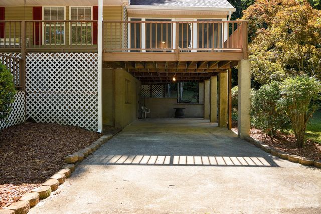 135 Brookhaven Lane, Advance, NC 27006