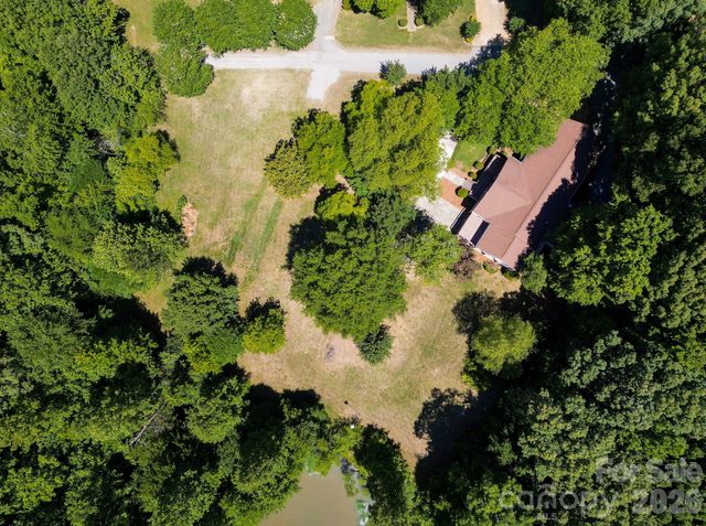 135 Brookhaven Lane, Advance, NC 27006