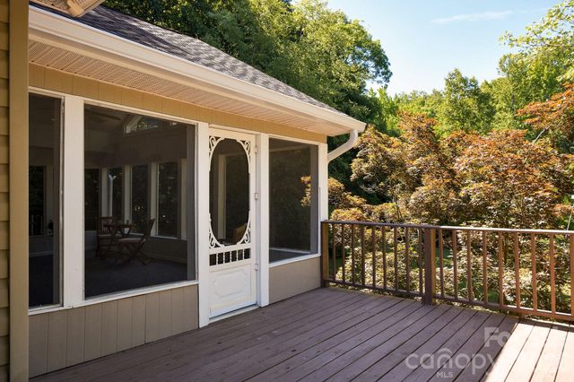 135 Brookhaven Lane, Advance, NC 27006