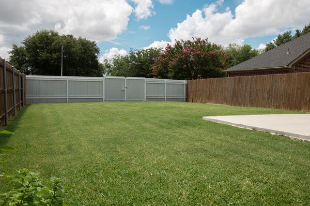 1370 Eastview Street, Fort Worth, TX 76134