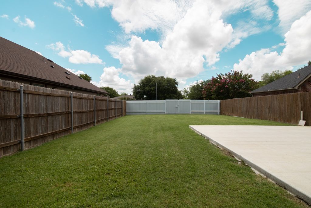 1370 Eastview Street, Fort Worth, TX 76134