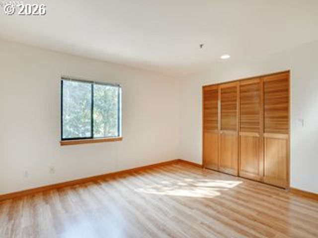 910 Nw NAITO Pkwy I23, Portland, OR 97209