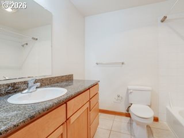 910 Nw NAITO Pkwy I23, Portland, OR 97209