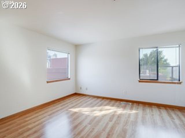 910 Nw NAITO Pkwy I23, Portland, OR 97209
