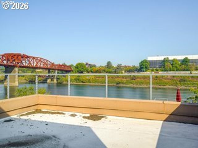 910 Nw NAITO Pkwy I23, Portland, OR 97209